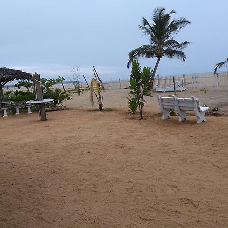 Yoho Hotel Arugambay Beach Inn アルガムベイ エクステリア 写真