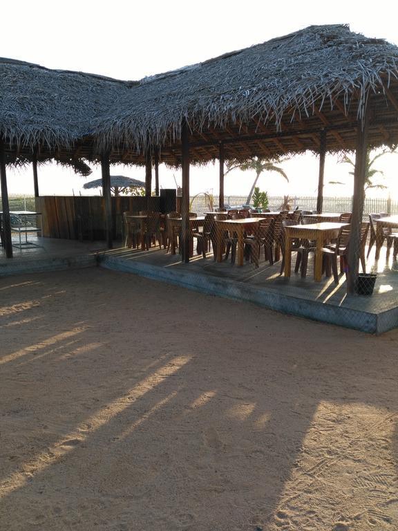 Yoho Hotel Arugambay Beach Inn アルガムベイ エクステリア 写真